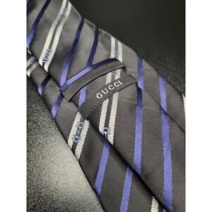 Gucci Men's Necktie Gray Purple Striped Silk 3.75 x 58 Excellent